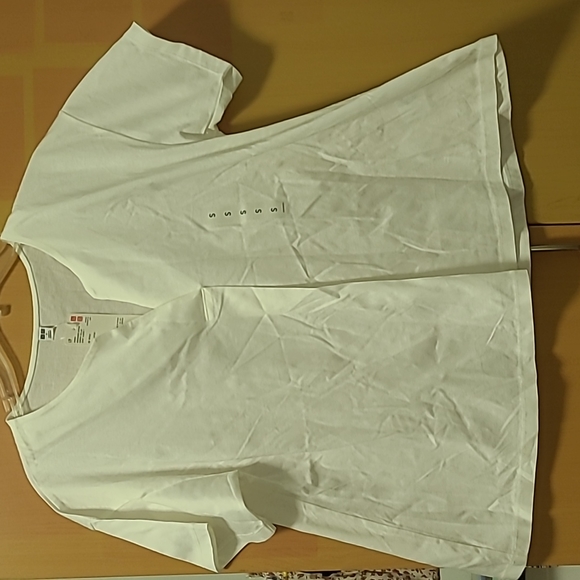 NWT Uniqlo Mercerized Cotton Skipper Collar Short Sleeve Tee , small - Picture 2 of 2